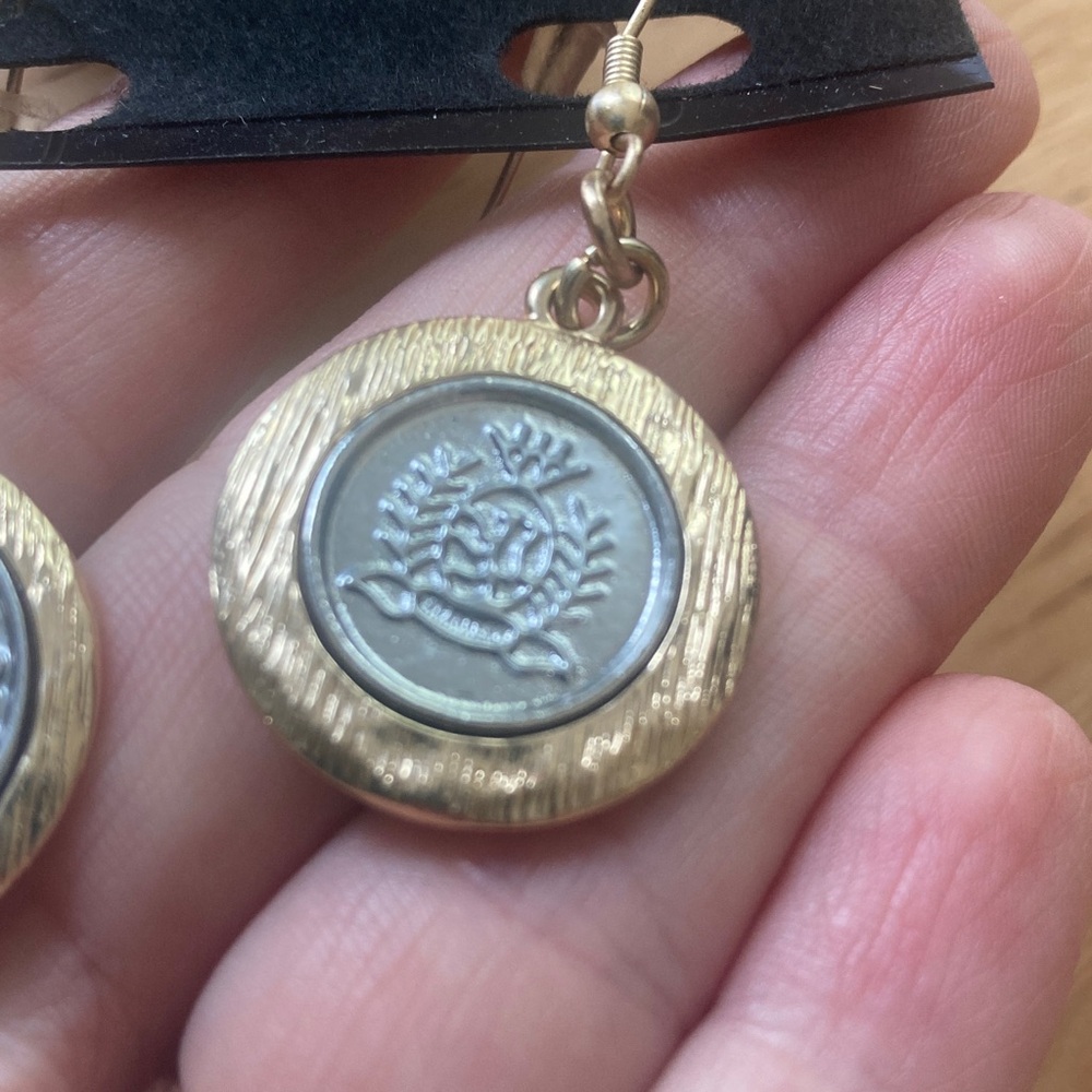 Trezo Queen Elizabeth the second earrings - Picture 3 of 5